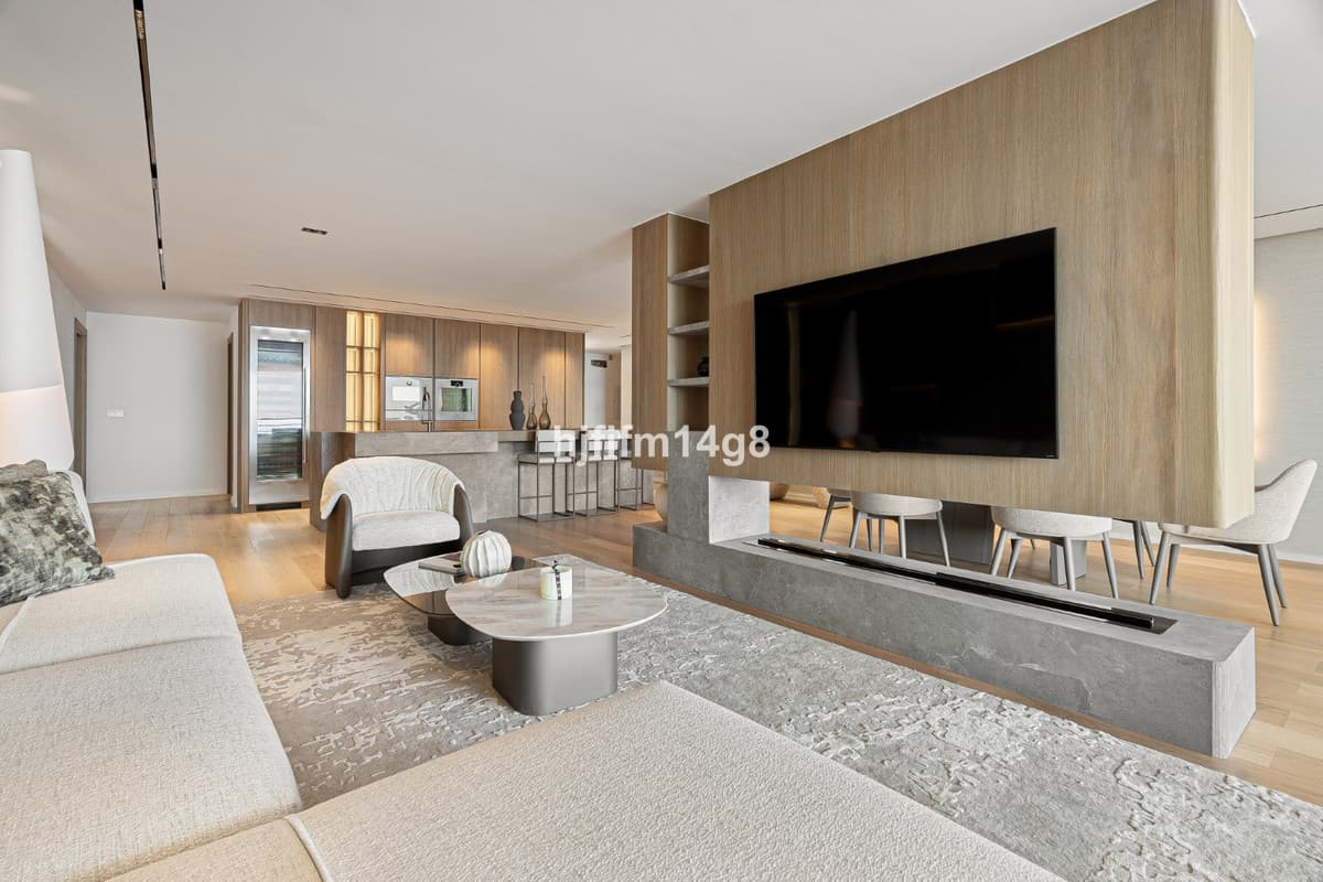 Middle Floor Apartment in Nueva Andalucía — photo 10 of 10