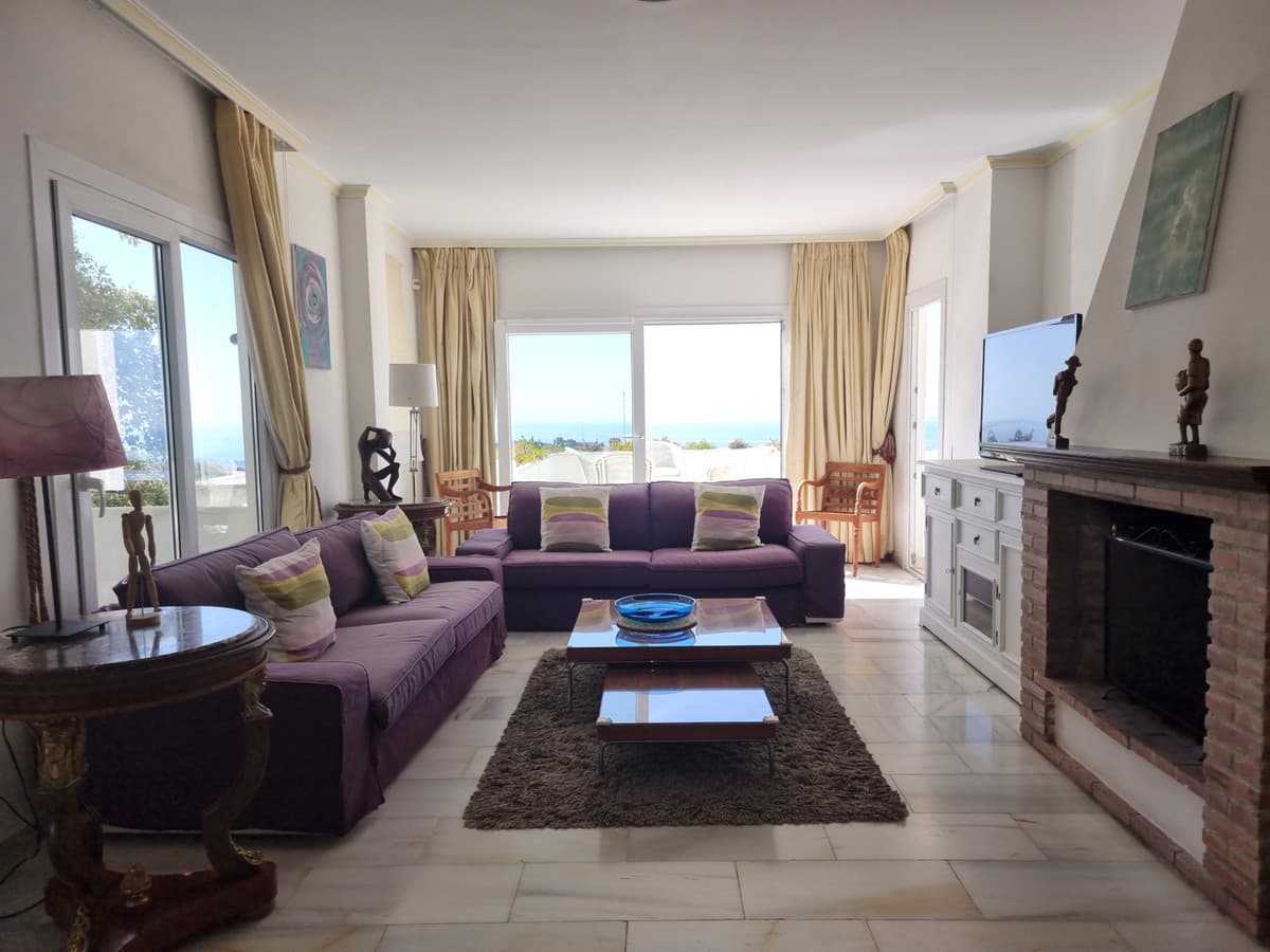 Middle Floor Apartment in La Mairena — photo 3 of 10