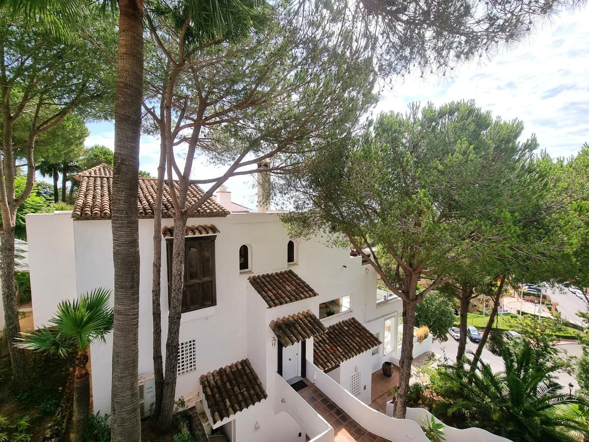 Middle Floor Apartment in La Mairena — photo 4 of 10