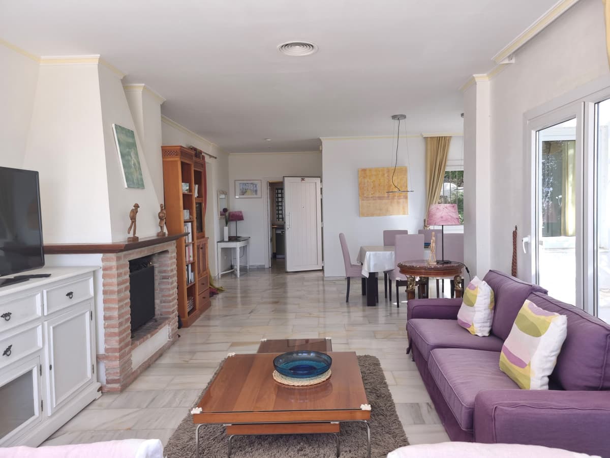 Middle Floor Apartment in La Mairena — photo 5 of 10