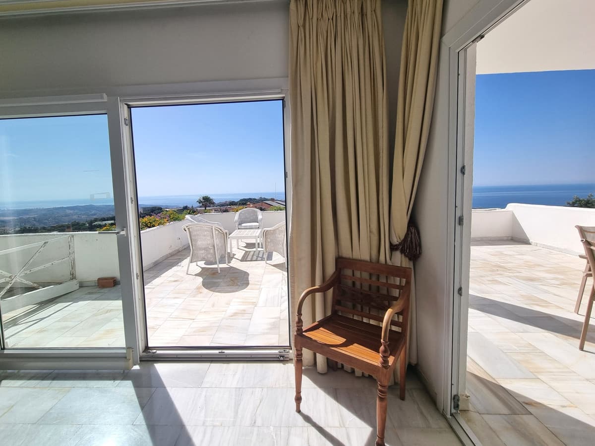 Middle Floor Apartment in La Mairena — photo 7 of 10
