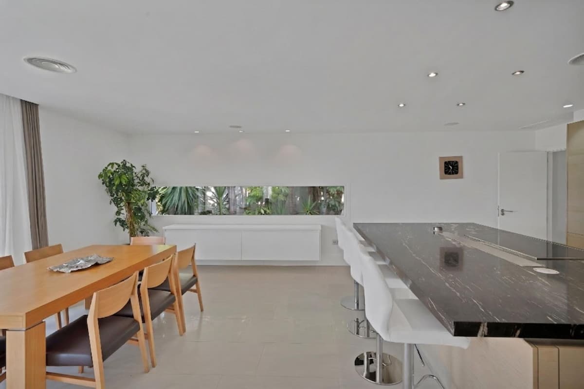 Detached Villa in Sierra Blanca — photo 6 of 10