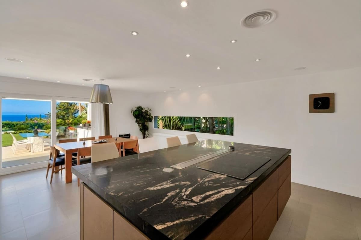 Detached Villa in Sierra Blanca — photo 9 of 10
