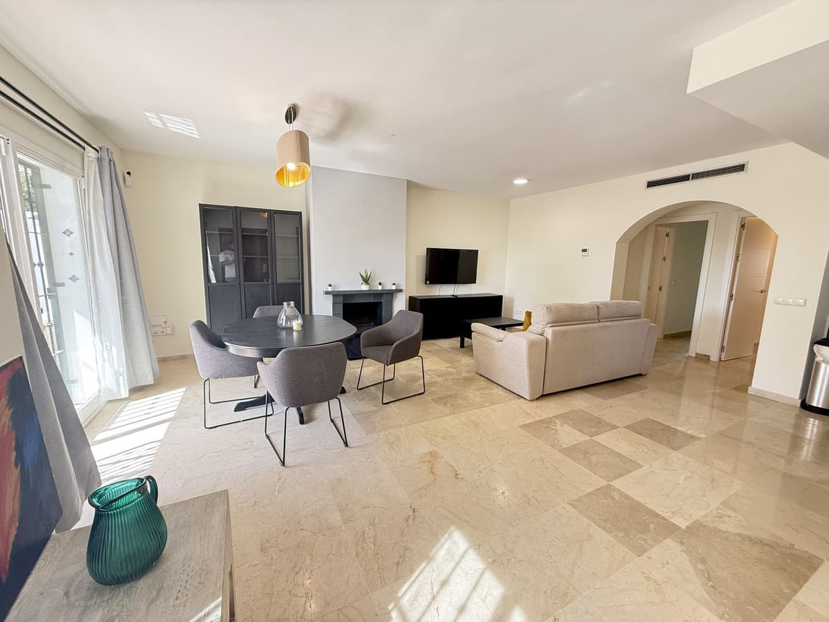 Ground Floor Apartment in Aloha — photo 1 of 10