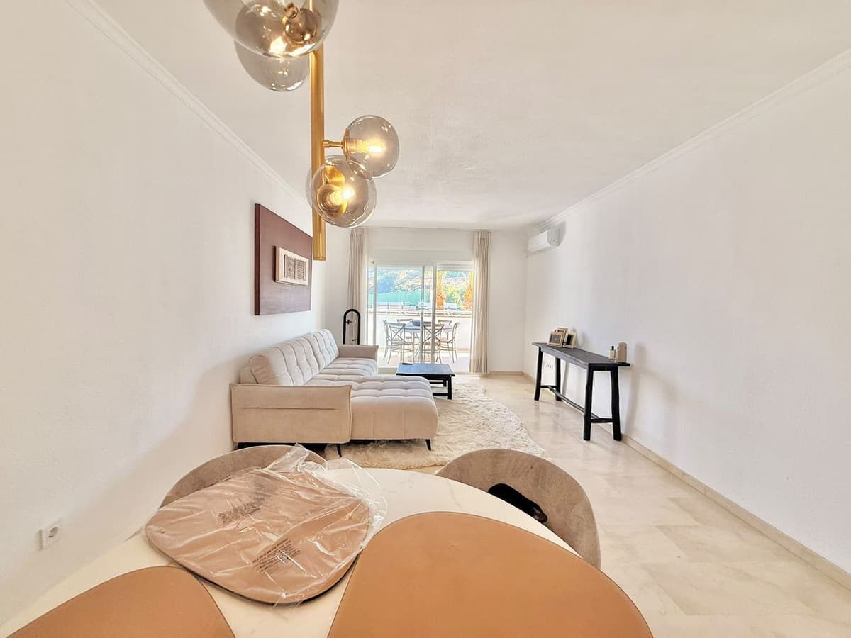 Middle Floor Apartment in Fuengirola — photo 8 of 10
