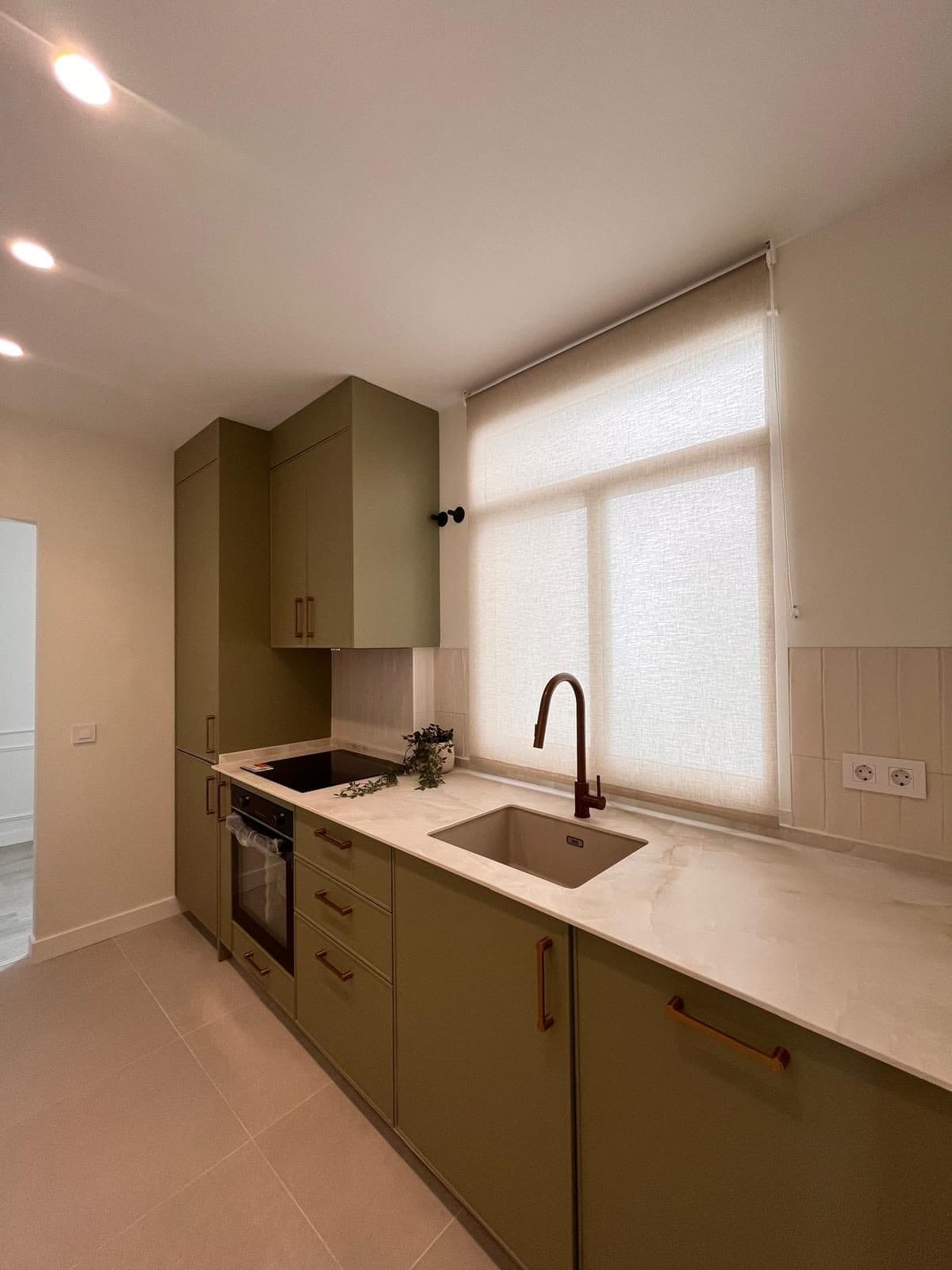 Middle Floor Apartment in Málaga — photo 2 of 10
