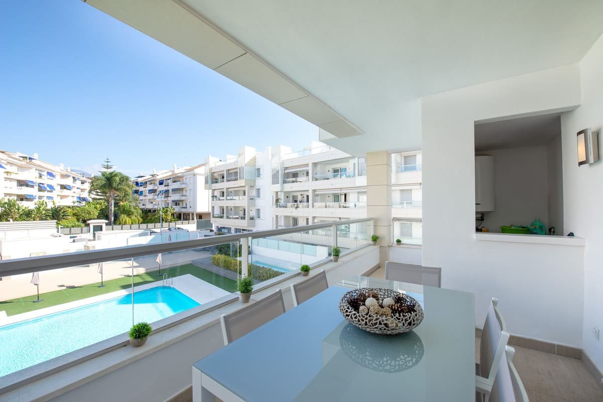 Middle Floor Apartment in San Pedro de Alcántara — photo 1 of 10