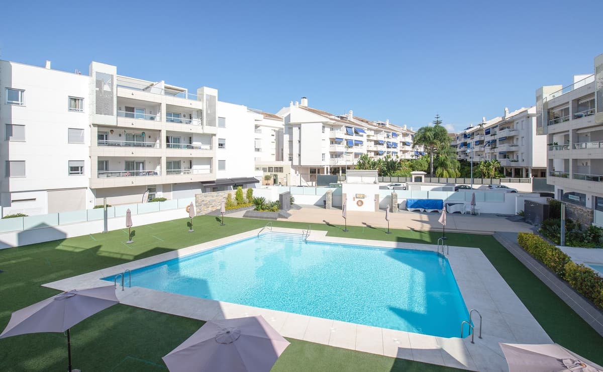 Middle Floor Apartment in San Pedro de Alcántara — photo 3 of 10