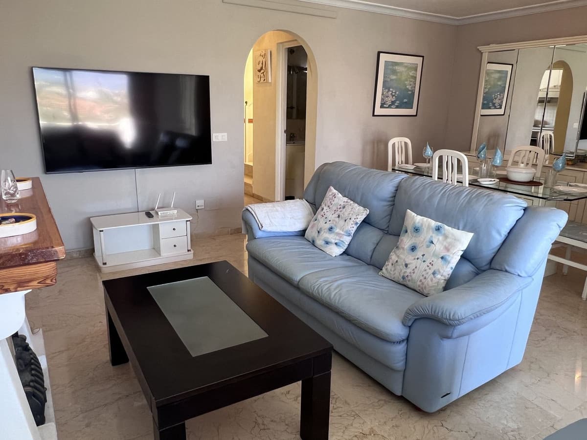 Townhouse in El Paraiso — photo 4 of 10