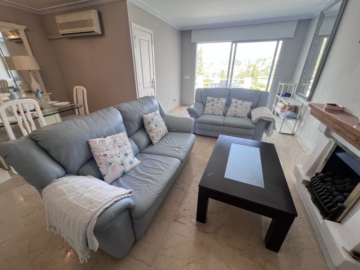 Townhouse in El Paraiso — photo 6 of 10
