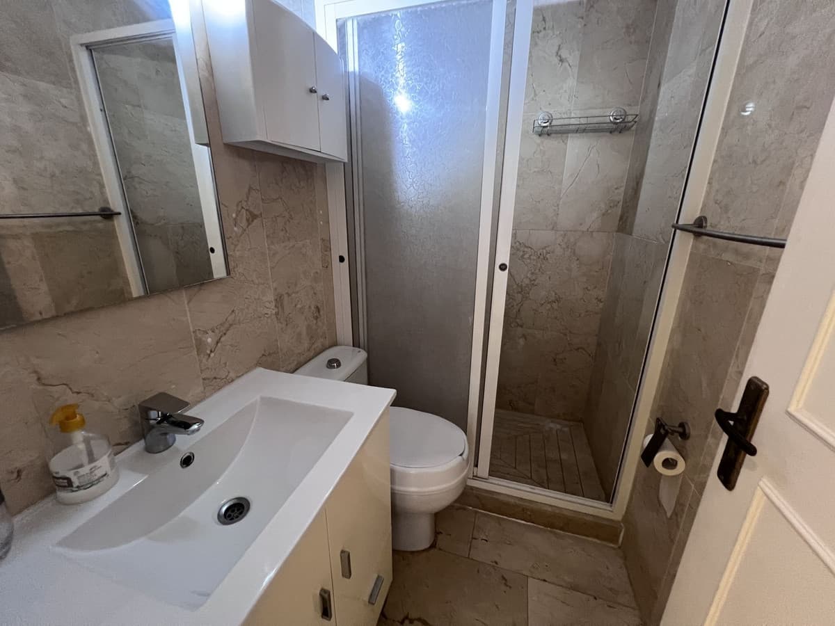 Townhouse in El Paraiso — photo 9 of 10
