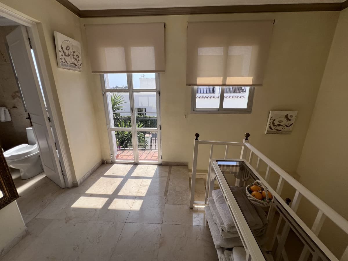 Townhouse in El Paraiso — photo 10 of 10