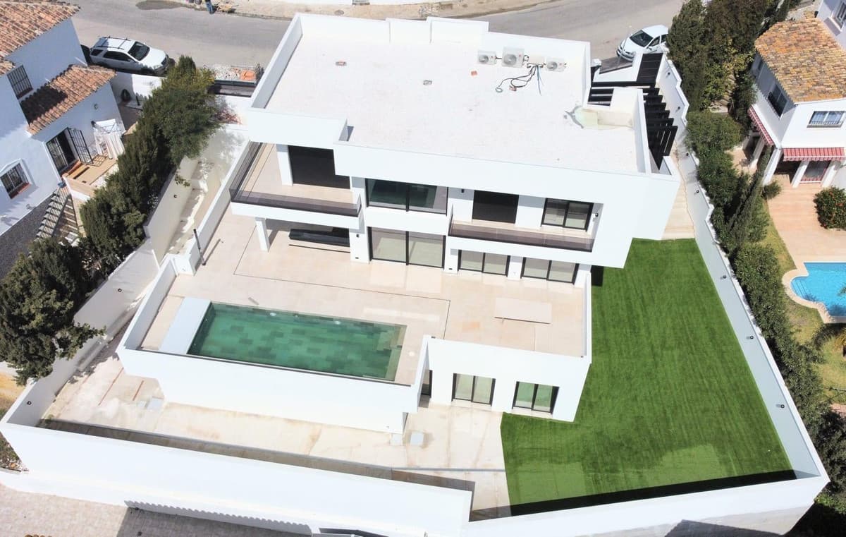 Detached Villa in Riviera del Sol — photo 3 of 10
