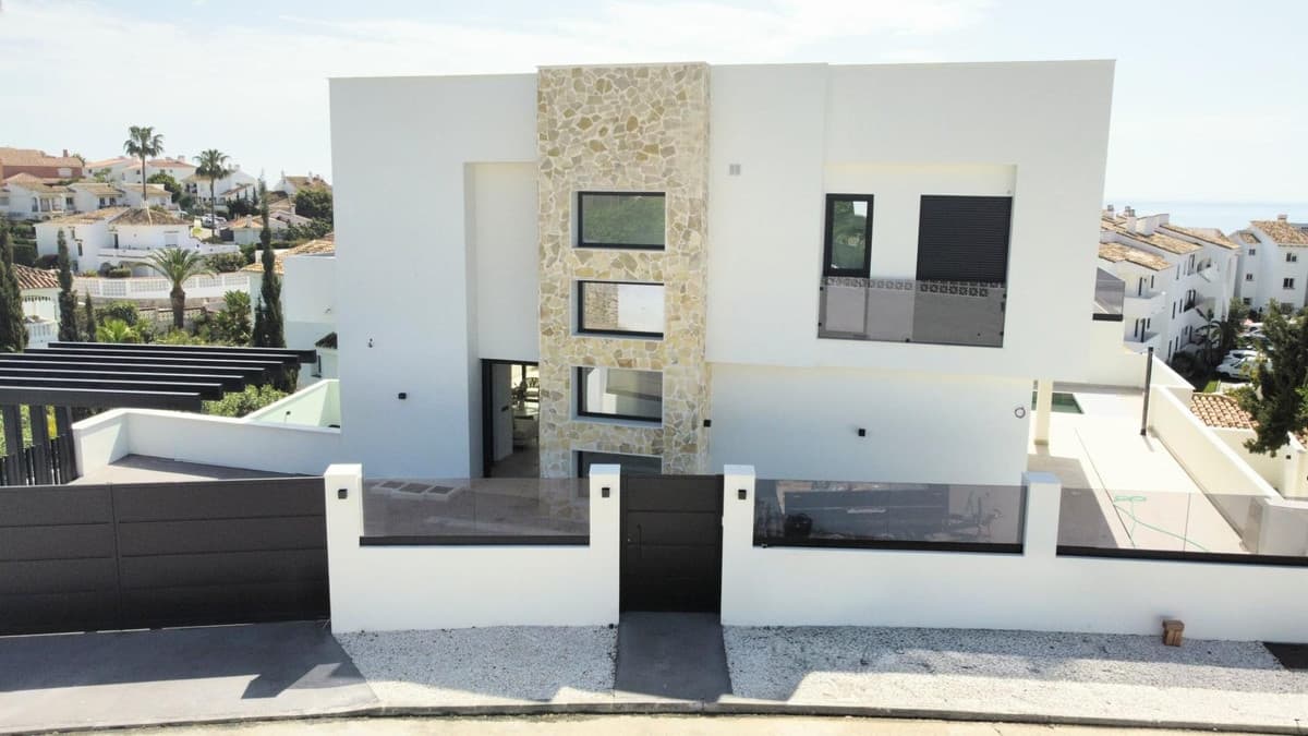 Detached Villa in Riviera del Sol — photo 5 of 10