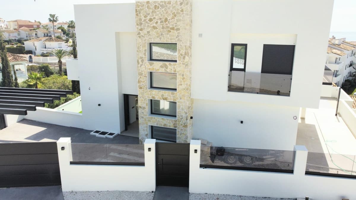 Detached Villa in Riviera del Sol — photo 6 of 10