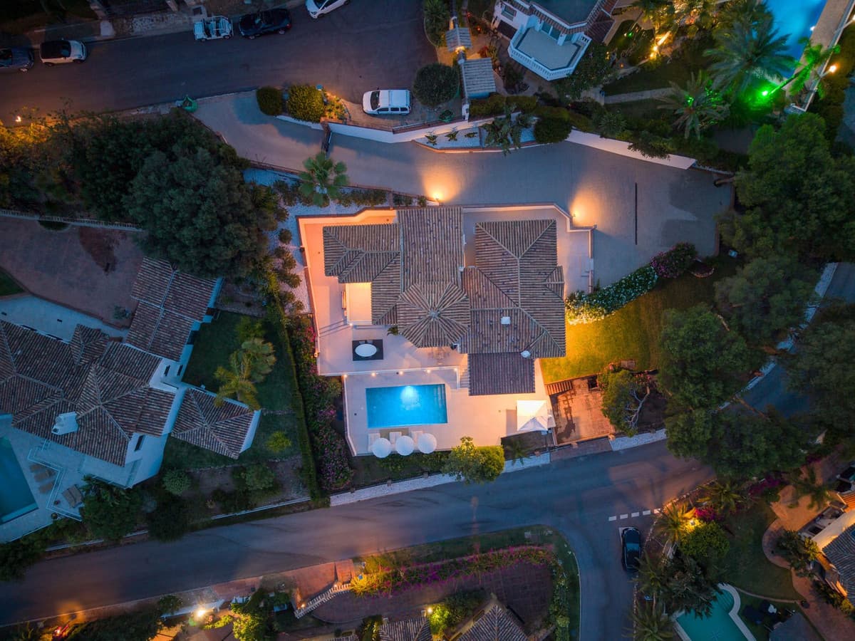 Detached Villa in Hacienda Las Chapas — photo 4 of 10