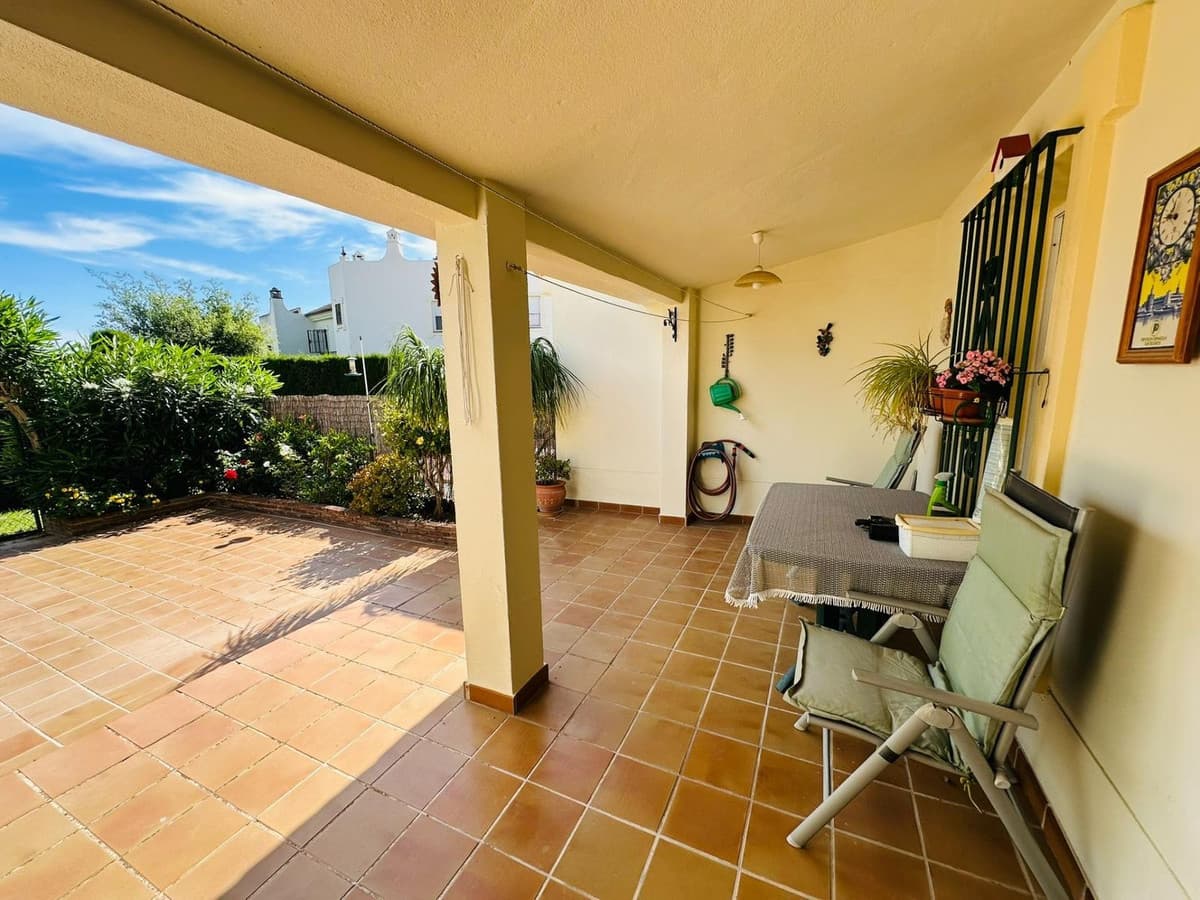 Townhouse in Sierrezuela — photo 3 of 10