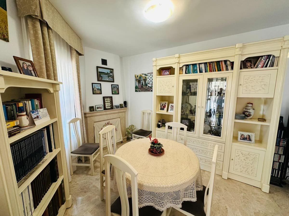 Townhouse in Sierrezuela — photo 5 of 10