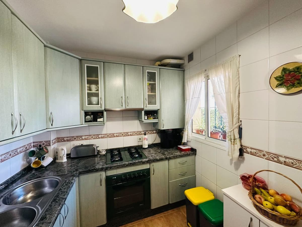 Townhouse in Sierrezuela — photo 7 of 10