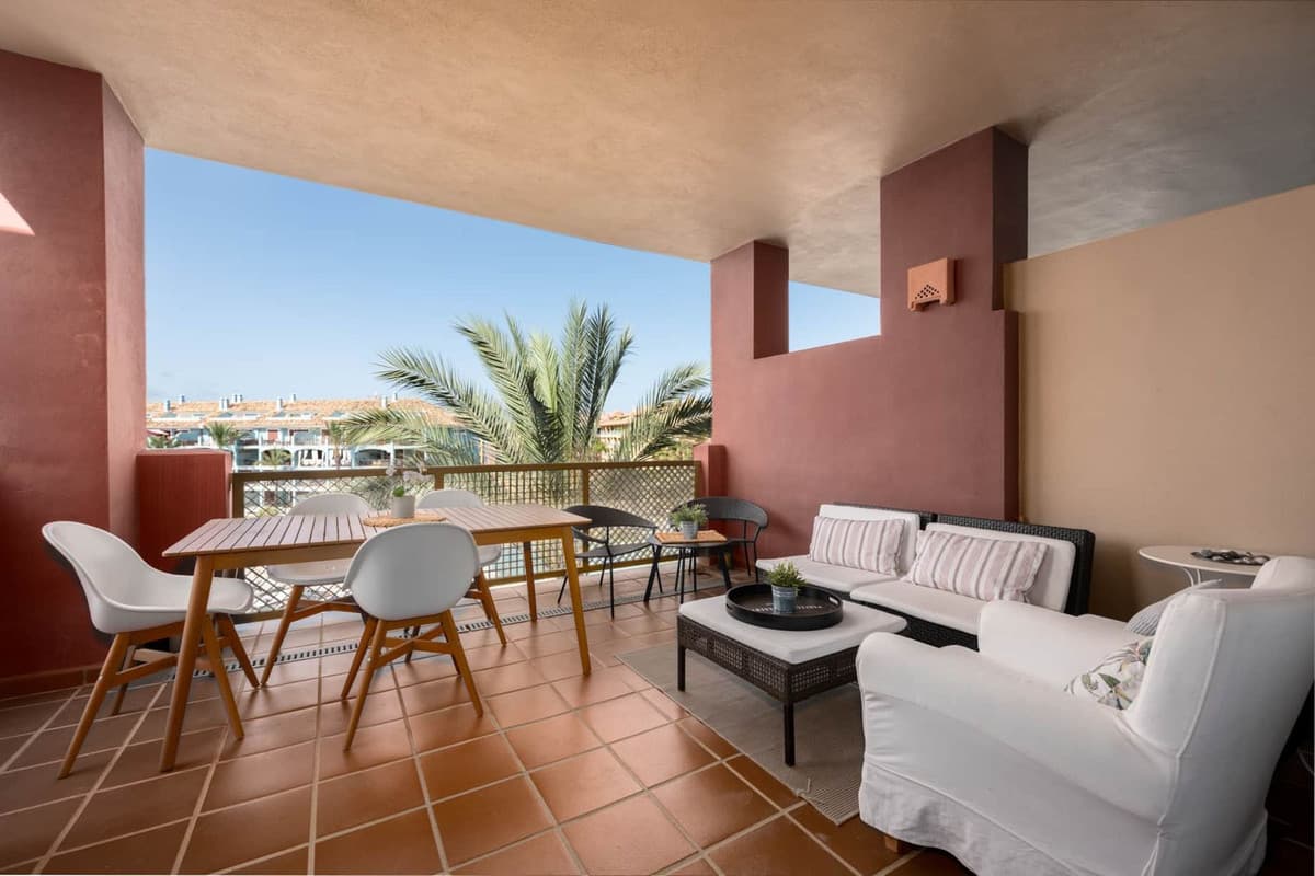 Middle Floor Apartment in Sotogrande Marina — photo 4 of 10