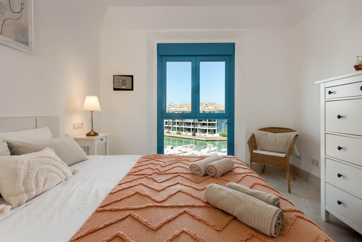 Middle Floor Apartment in Sotogrande Marina — photo 7 of 10