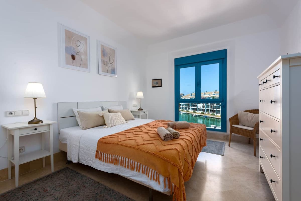 Middle Floor Apartment in Sotogrande Marina — photo 10 of 10