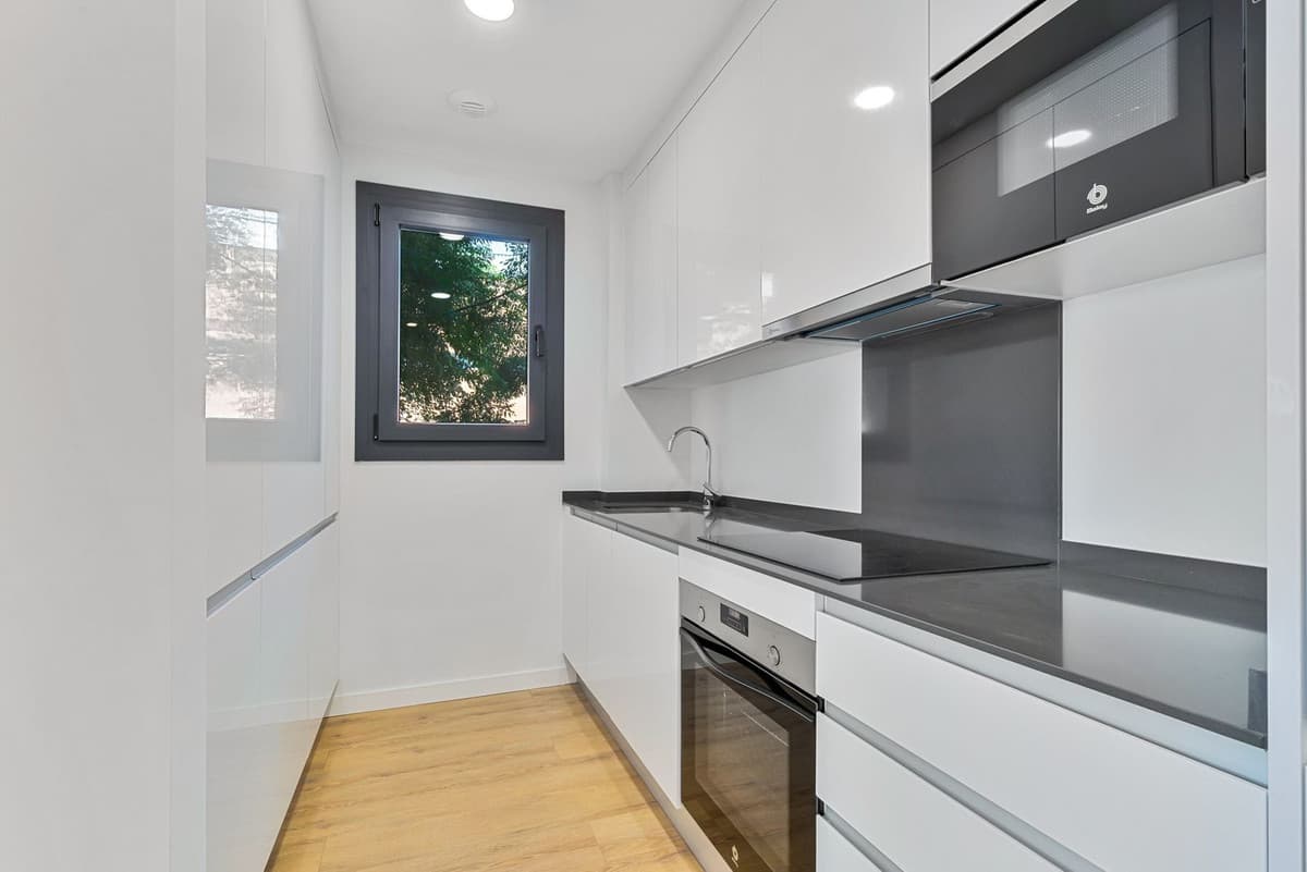 Ground Floor Apartment in Estepona — photo 3 of 10
