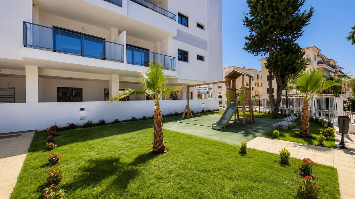 Middle Floor Apartment in Benalmadena Costa — photo 4 of 10