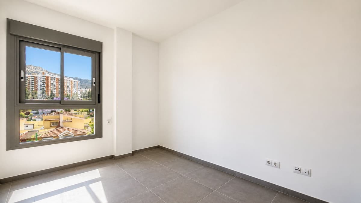 Middle Floor Apartment in Benalmadena Costa — photo 9 of 10