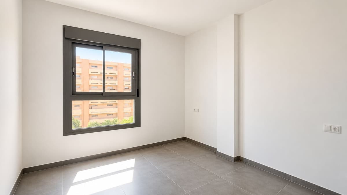 Middle Floor Apartment in Benalmadena Costa — photo 10 of 10