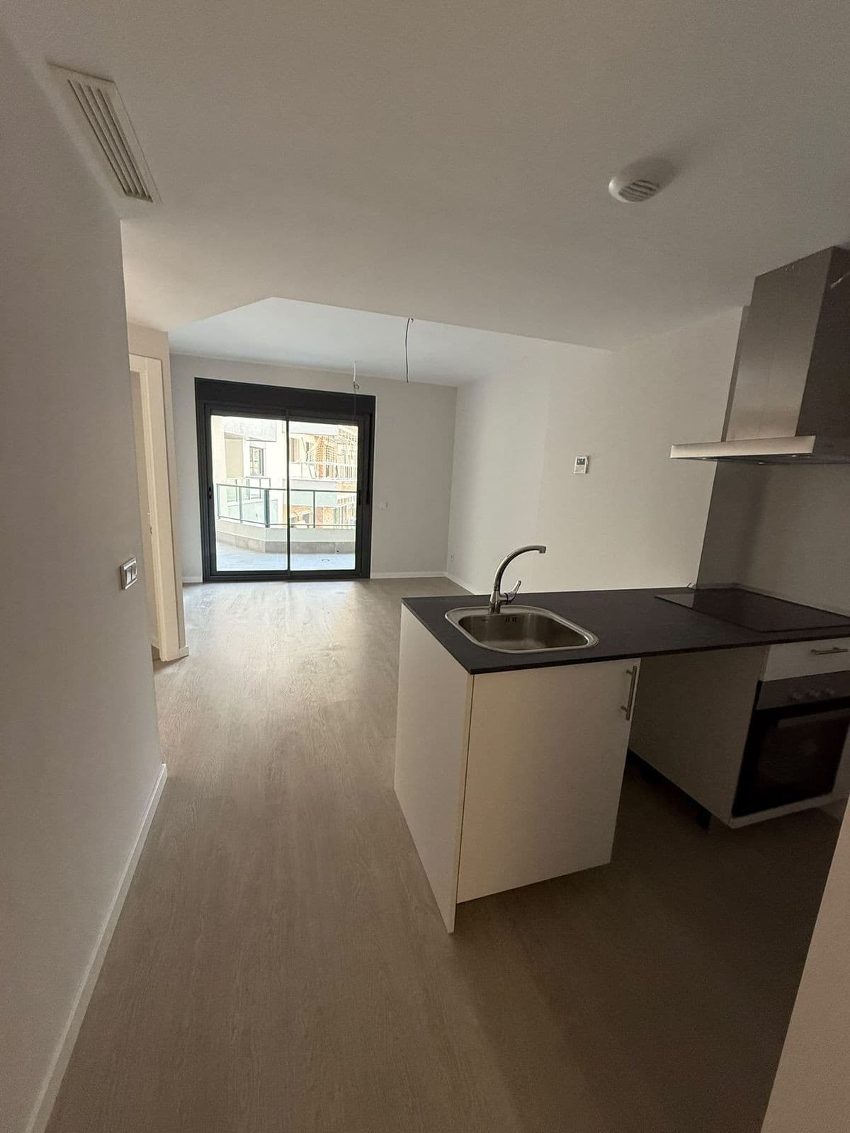 Middle Floor Apartment in Las Lagunas — photo 4 of 10