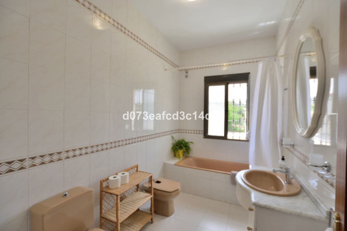 Detached Villa in Ronda — photo 3 of 10