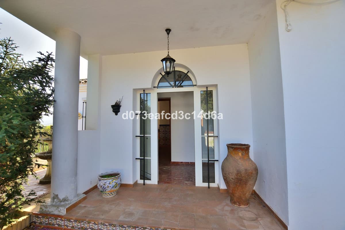 Detached Villa in Ronda — photo 3 of 10