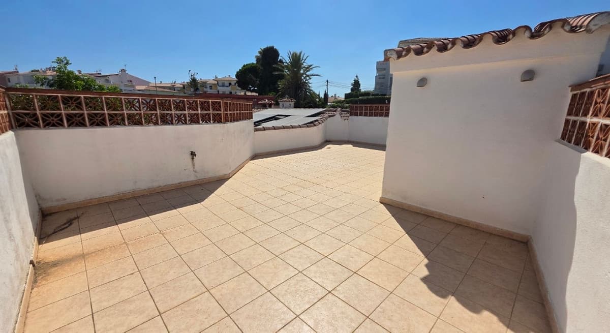 Detached Villa in El Faro — photo 2 of 10