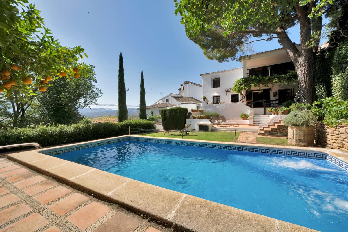 Detached Villa in Ronda — photo 1 of 10
