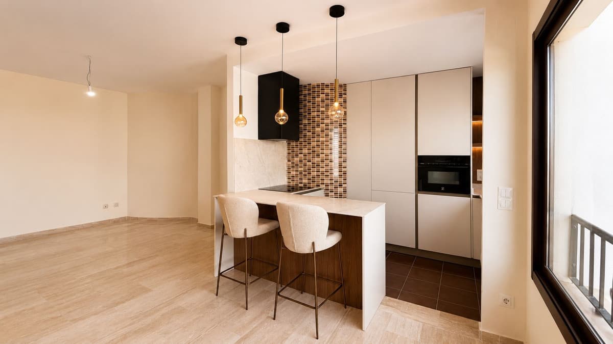 Middle Floor Apartment in Estepona — photo 5 of 10