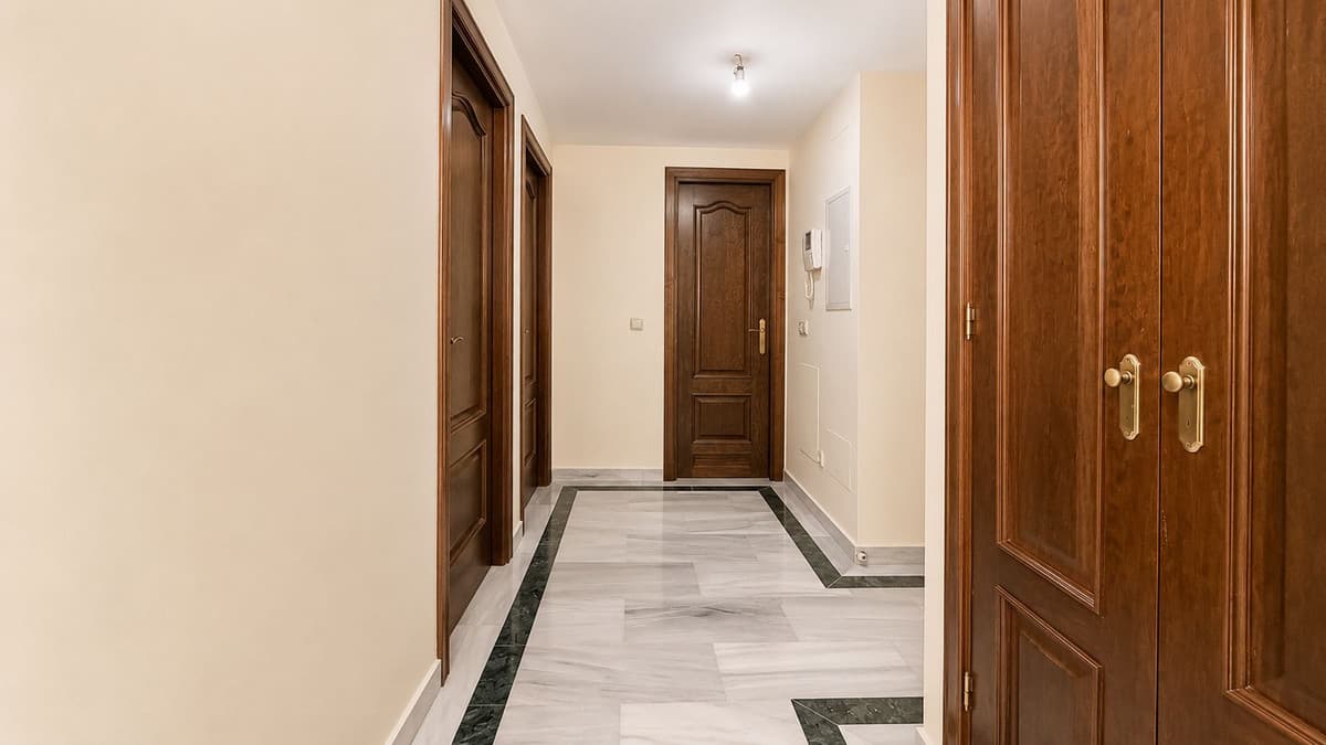 Middle Floor Apartment in Estepona — photo 7 of 10