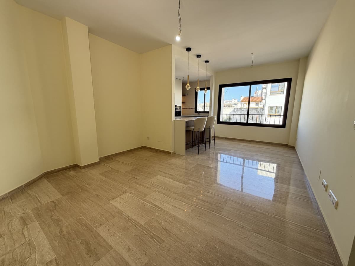 Middle Floor Apartment in Estepona — photo 9 of 10