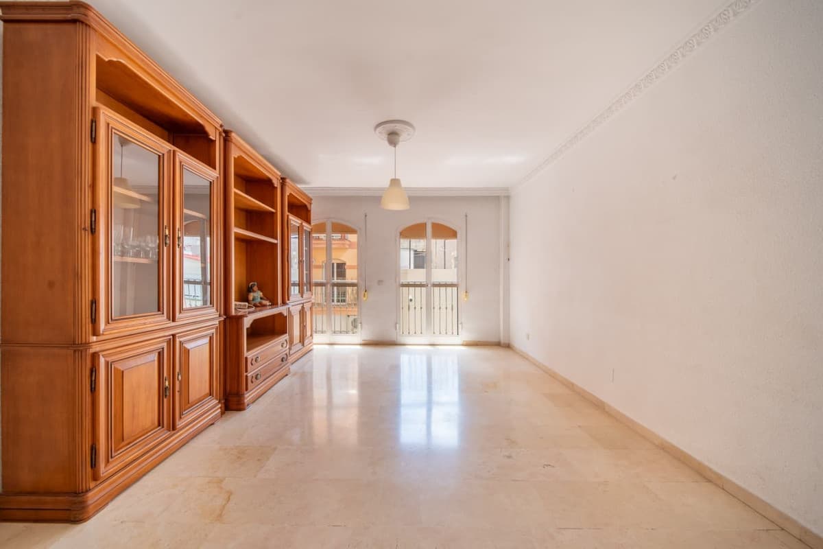 Middle Floor Apartment in Fuengirola — photo 2 of 10