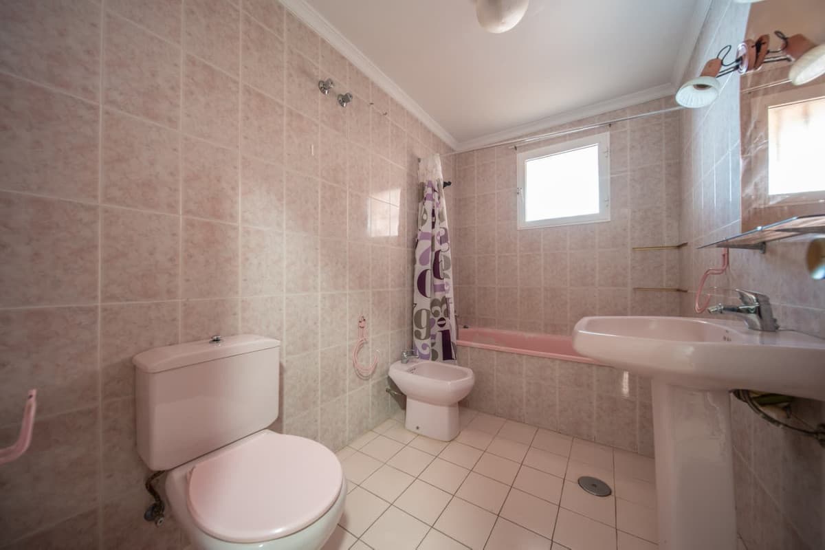 Middle Floor Apartment in Fuengirola — photo 7 of 10