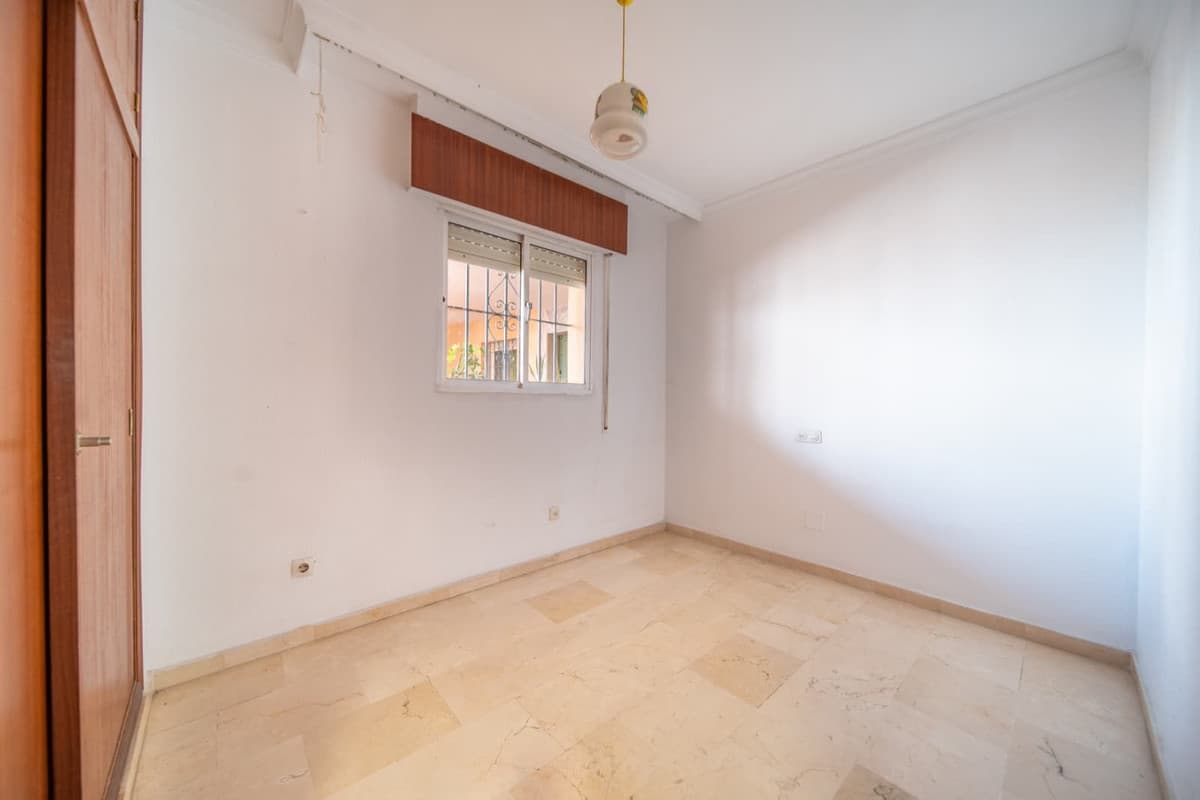 Middle Floor Apartment in Fuengirola — photo 9 of 10