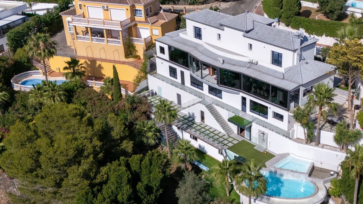 Detached Villa in Torrequebrada — photo 2 of 10
