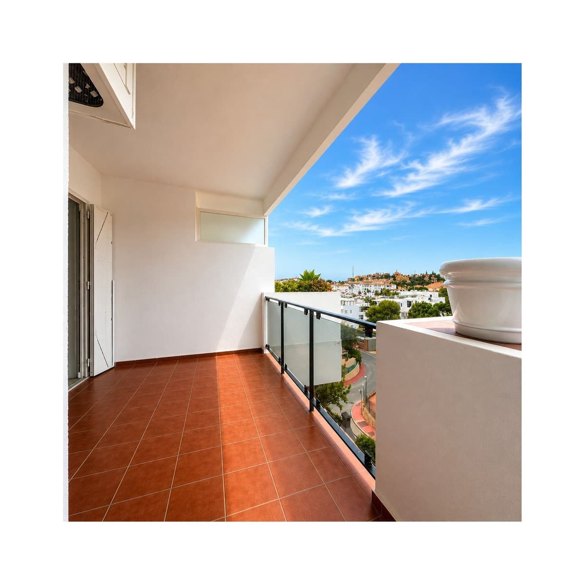 Middle Floor Apartment in Riviera del Sol — photo 1 of 10