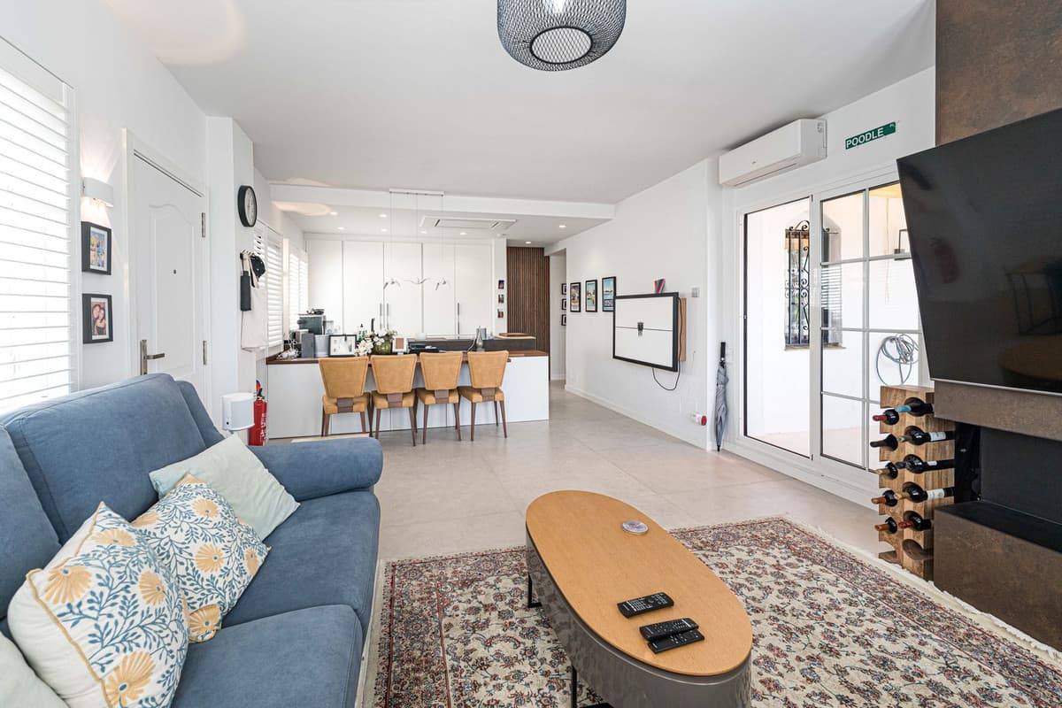 Middle Floor Apartment in Nueva Andalucía — photo 2 of 10