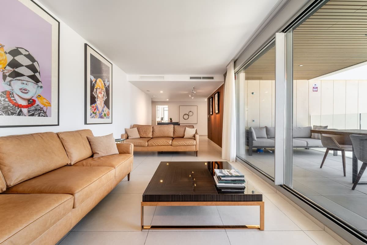 Middle Floor Apartment in Elviria — photo 4 of 10