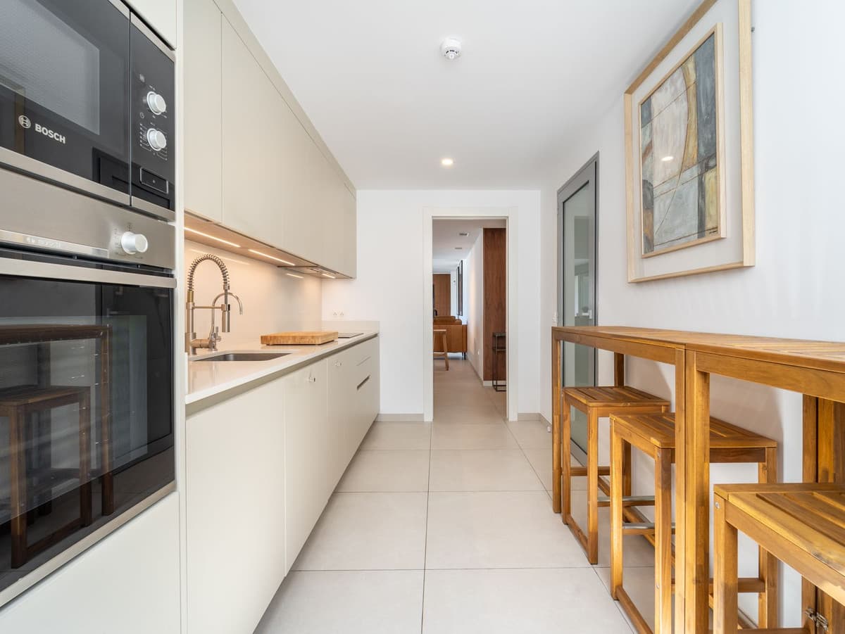 Middle Floor Apartment in Elviria — photo 7 of 10