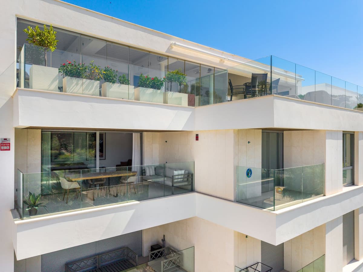 Middle Floor Apartment in Elviria — photo 9 of 10