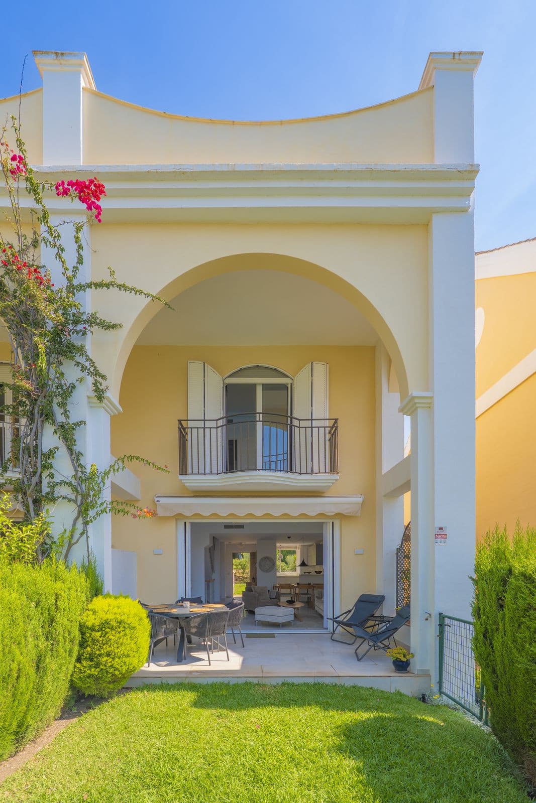 Semi-Detached House in Bahía de Marbella — photo 3 of 10