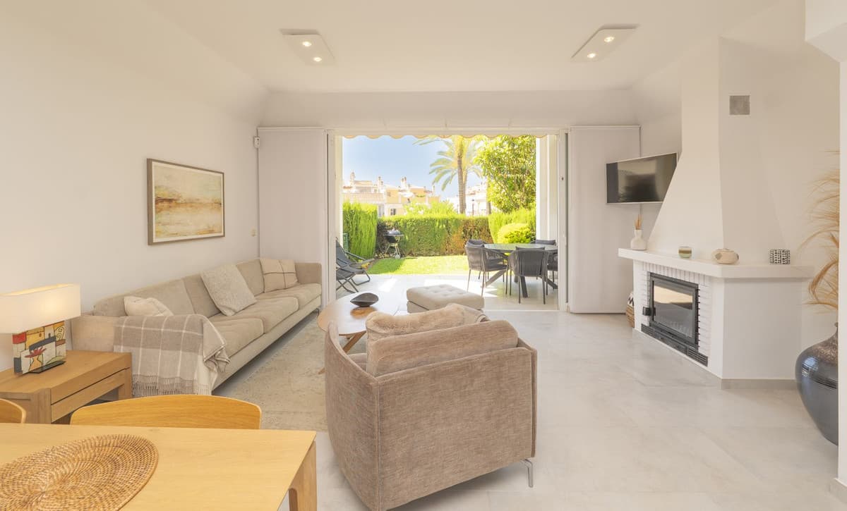 Semi-Detached House in Bahía de Marbella — photo 5 of 10