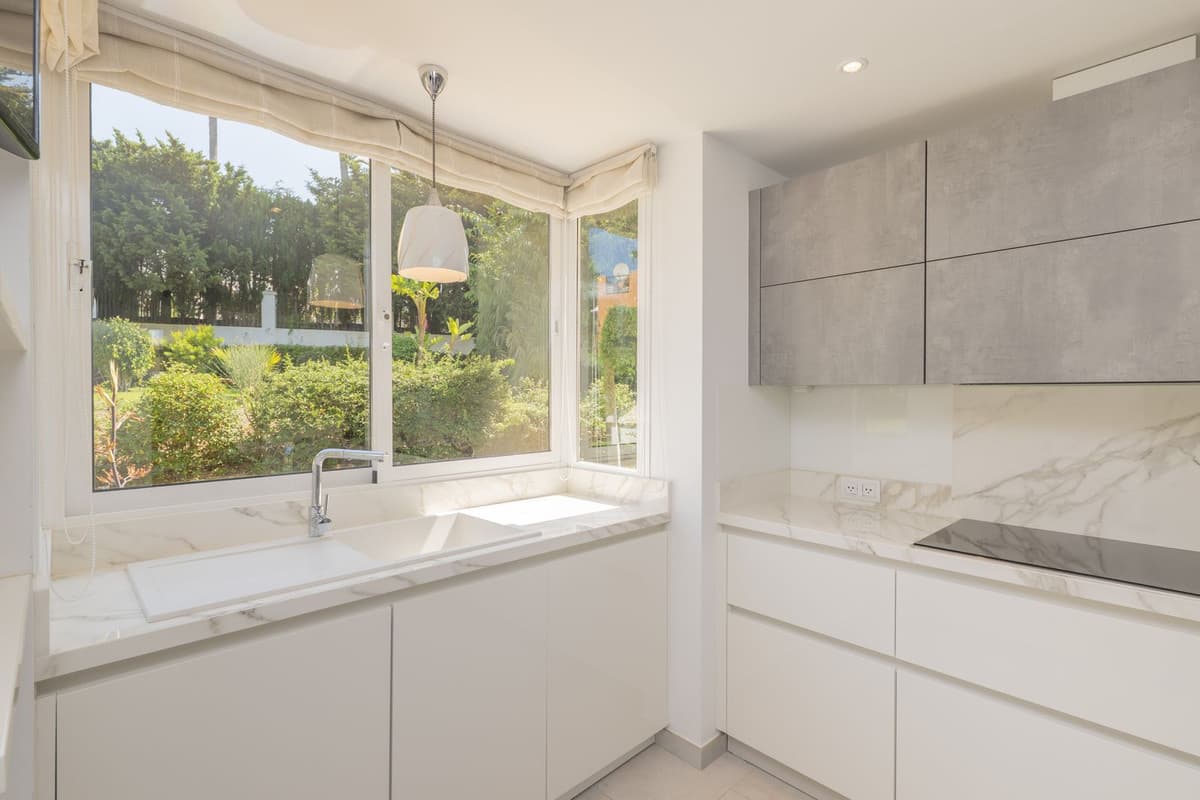 Semi-Detached House in Bahía de Marbella — photo 9 of 10